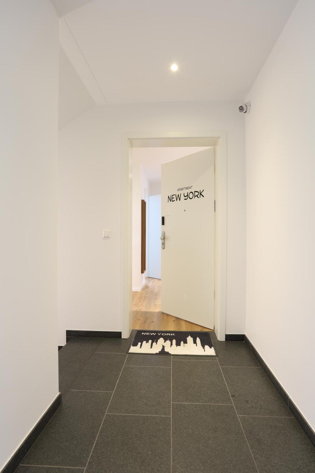 Erftstadt Apartments: Spacious 3-Room New York-Style Living Near Cologne Exterior photo