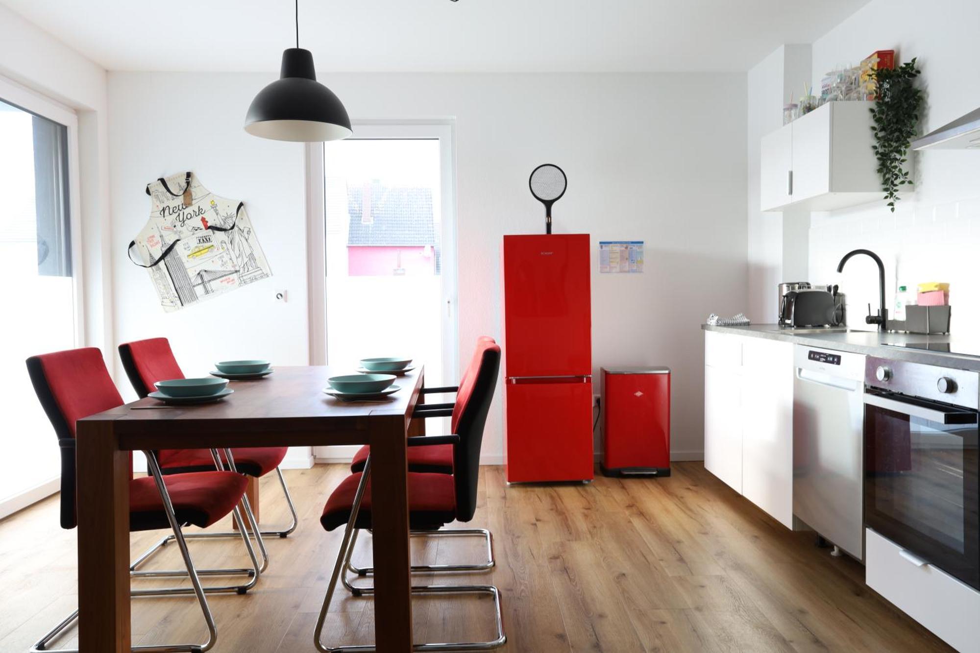 Erftstadt Apartments: Spacious 3-Room New York-Style Living Near Cologne Exterior photo